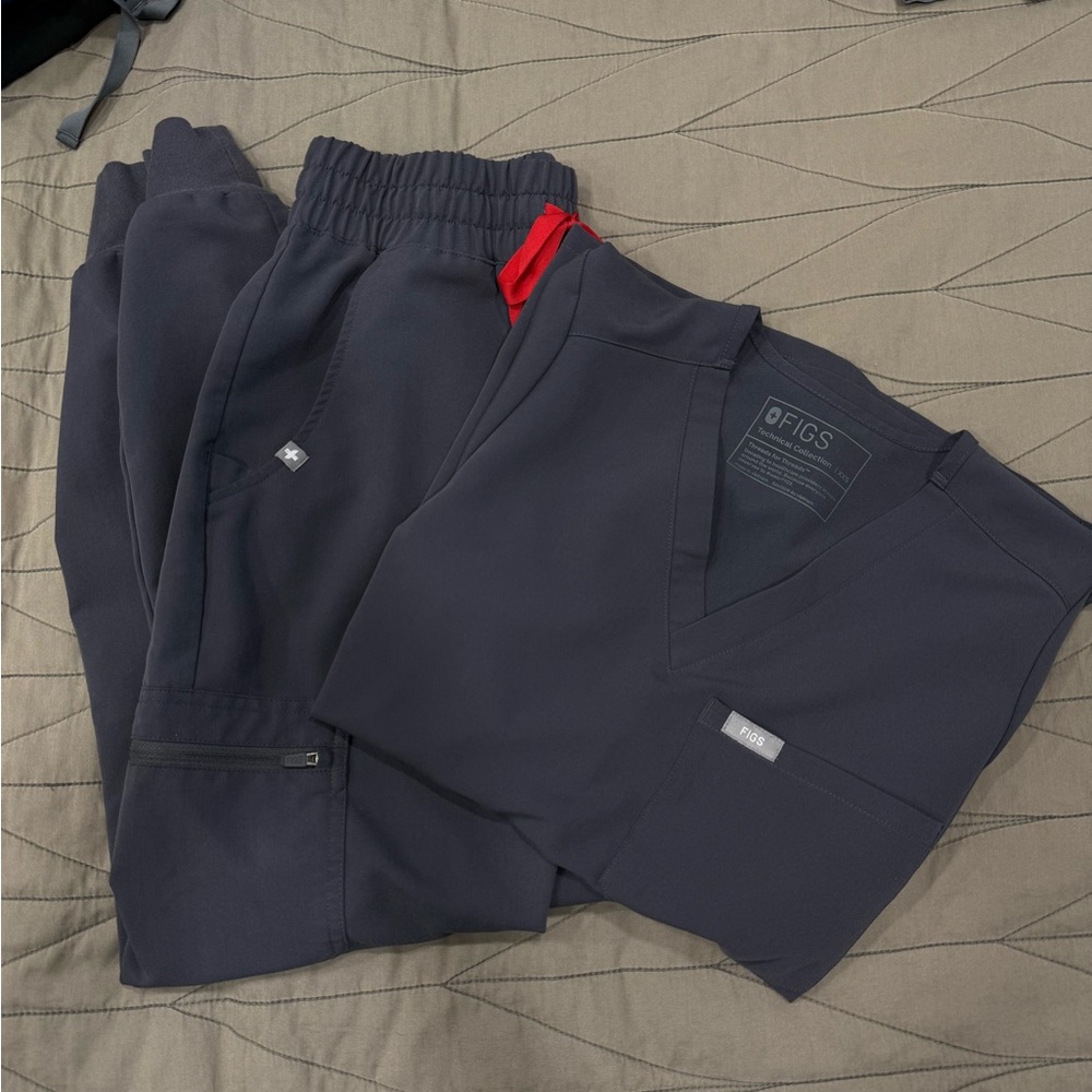 FIGS Women's Charcoal Joggers